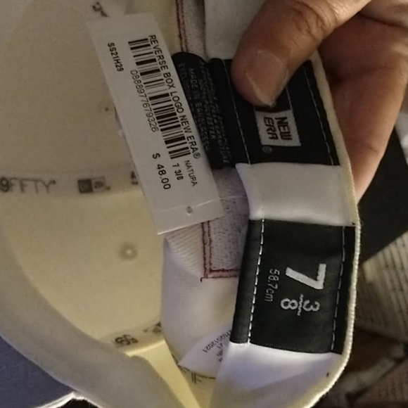 Brand new never worn supreme reverse box logo - Picture 4 of 5